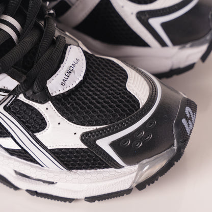 Balenciaga Runner Black and White 853225 WRNLD 9010