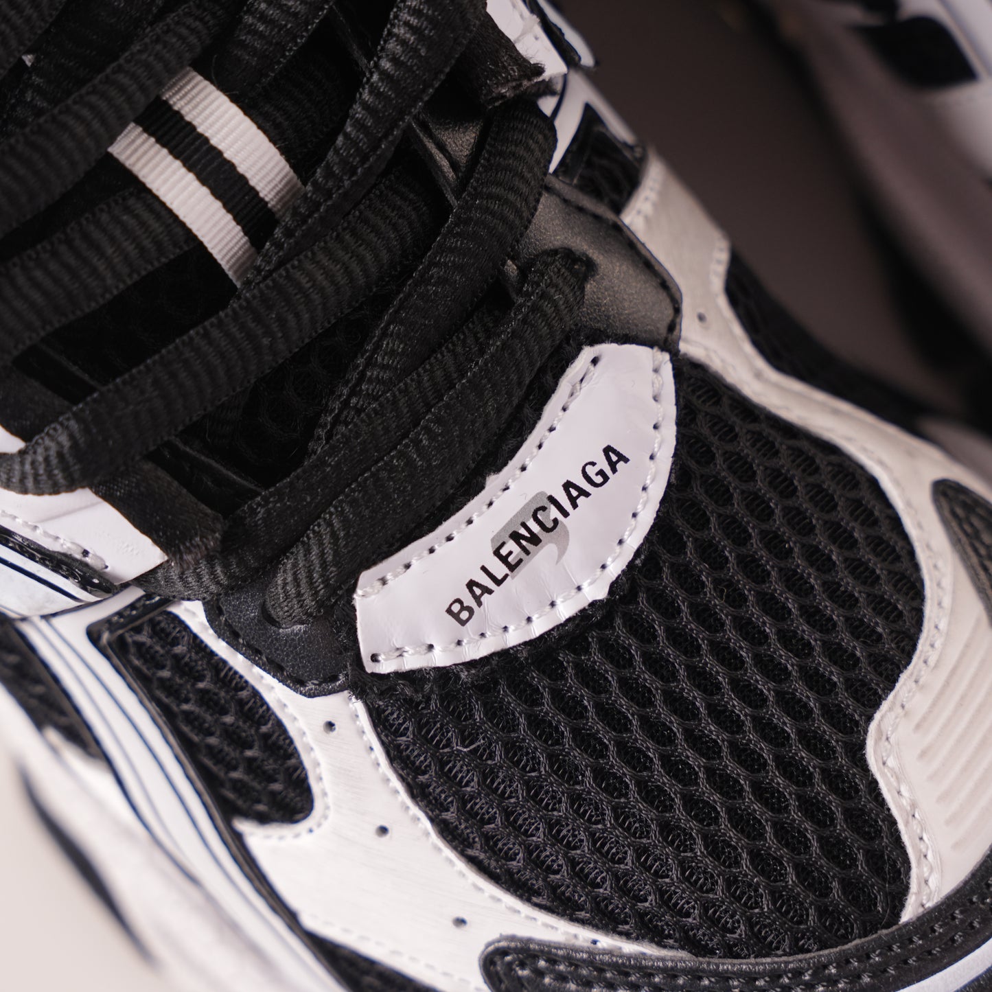 Balenciaga Runner Black and White 853225 WRNLD 9010