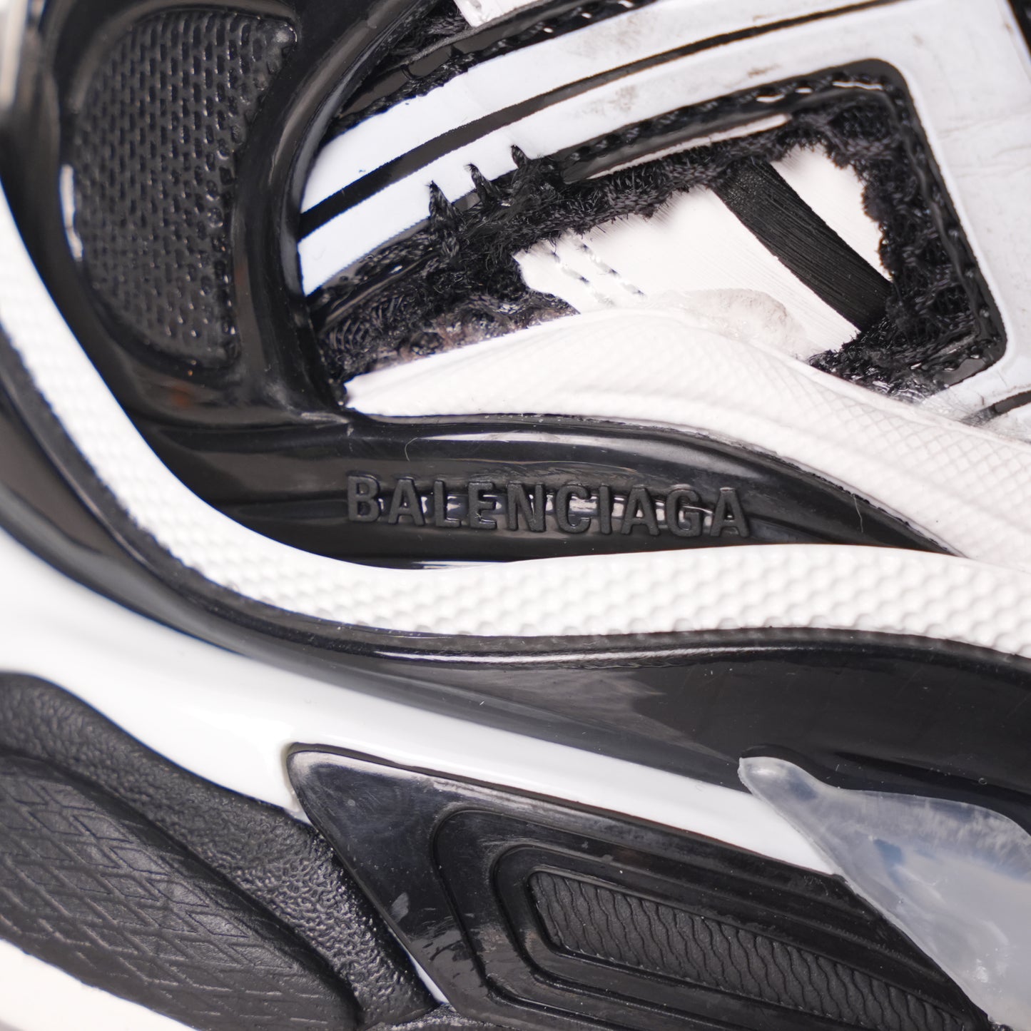 Balenciaga Runner Black and White 853225 WRNLD 9010