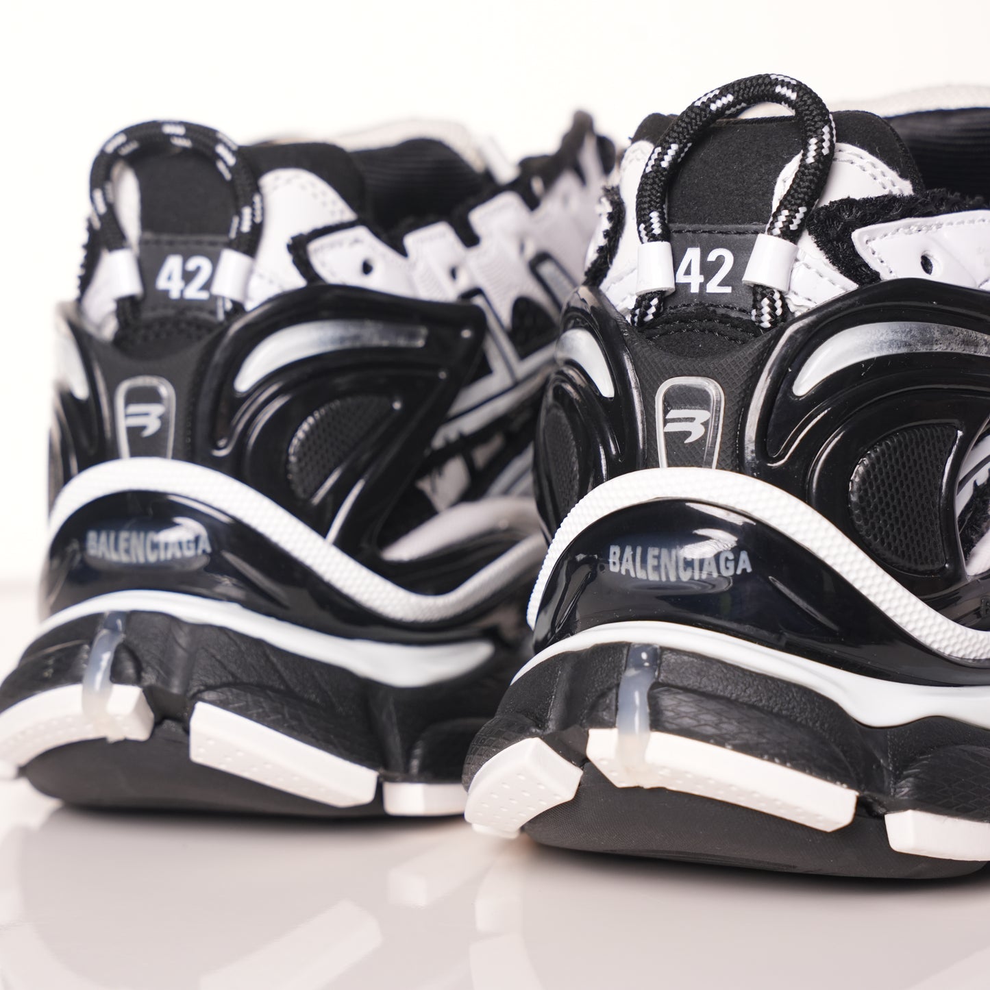Balenciaga Runner Black and White 853225 WRNLD 9010
