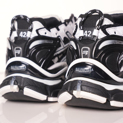 Balenciaga Runner Black and White 853225 WRNLD 9010