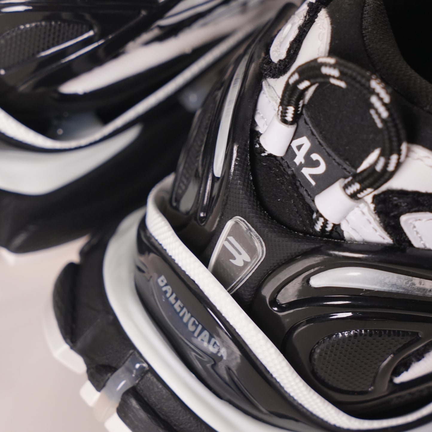 Balenciaga Runner Black and White 853225 WRNLD 9010