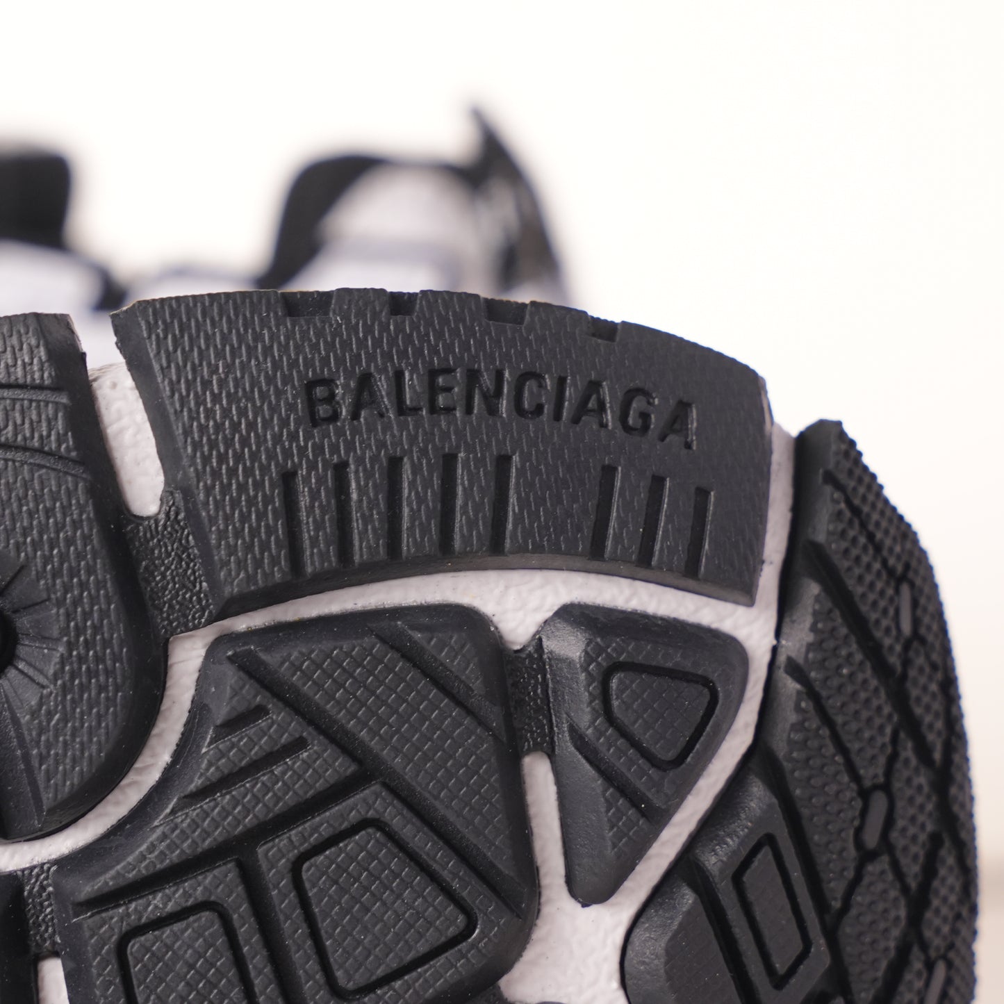 Balenciaga Runner Black and White 853225 WRNLD 9010