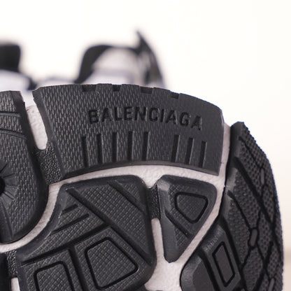 Balenciaga Runner Black and White 853225 WRNLD 9010