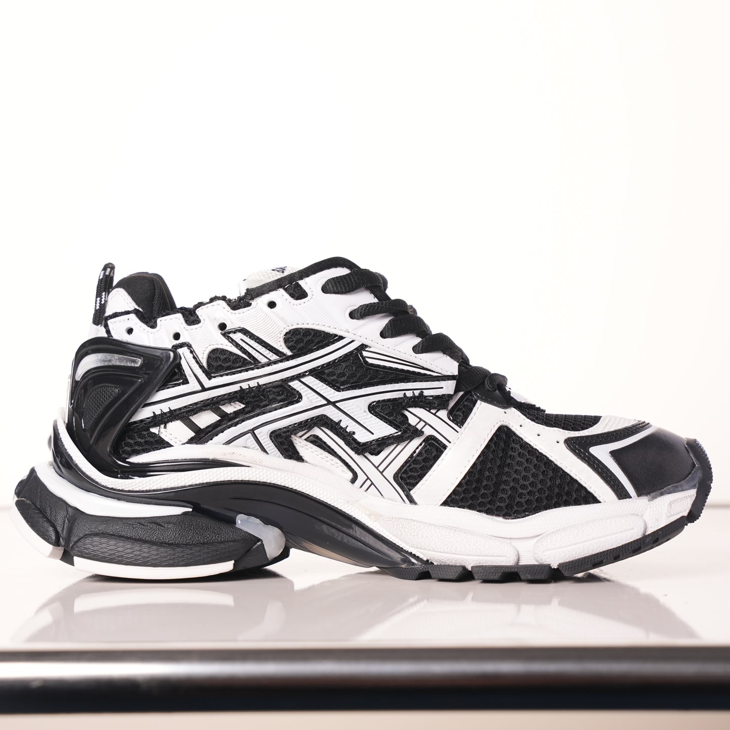 Balenciaga Runner Black and White 853225 WRNLD 9010