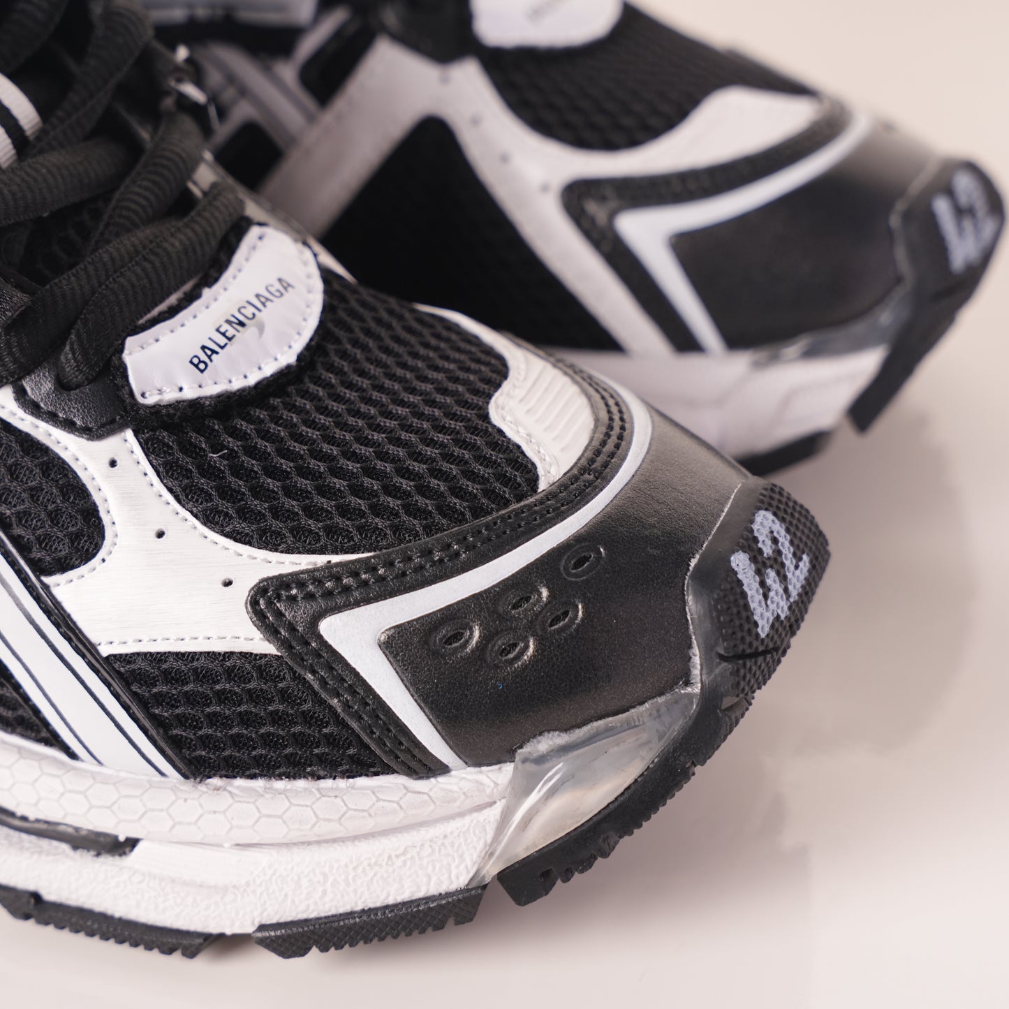 Balenciaga Runner Black and White 853225 WRNLD 9010