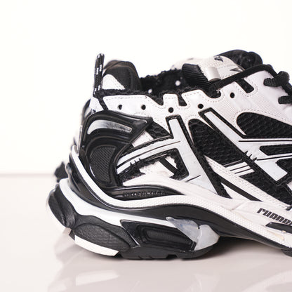 Balenciaga Runner Black and White 853225 WRNLD 9010