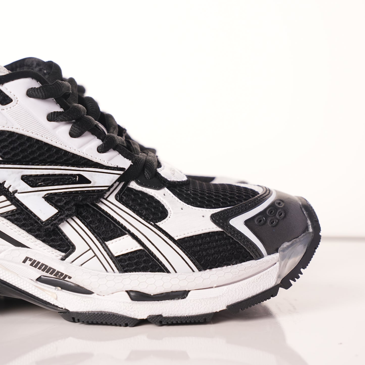 Balenciaga Runner Black and White 853225 WRNLD 9010