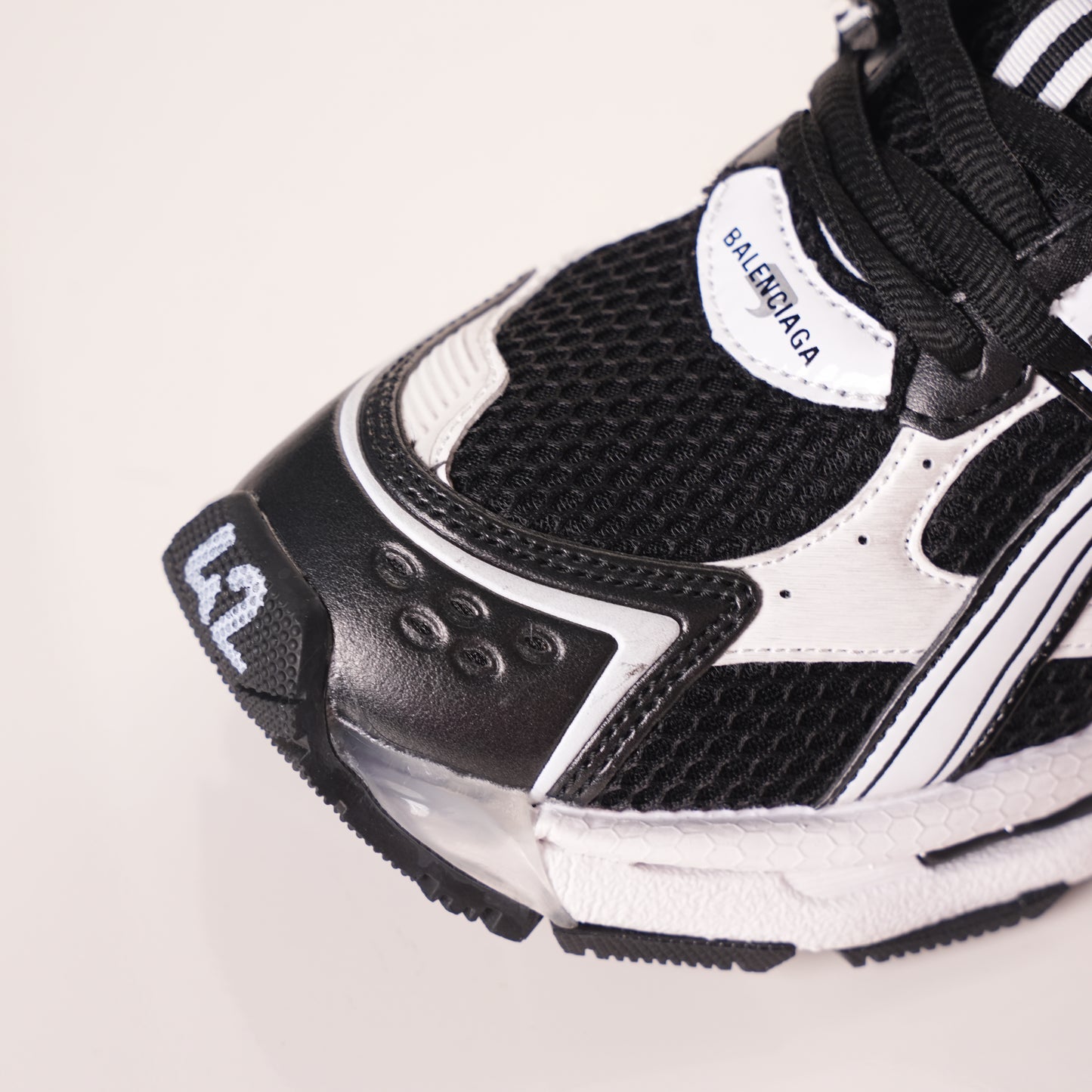 Balenciaga Runner Black and White 853225 WRNLD 9010