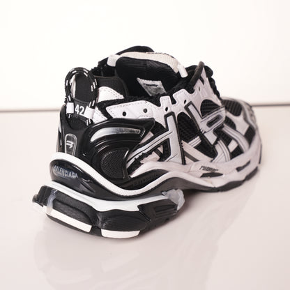 Balenciaga Runner Black and White 853225 WRNLD 9010