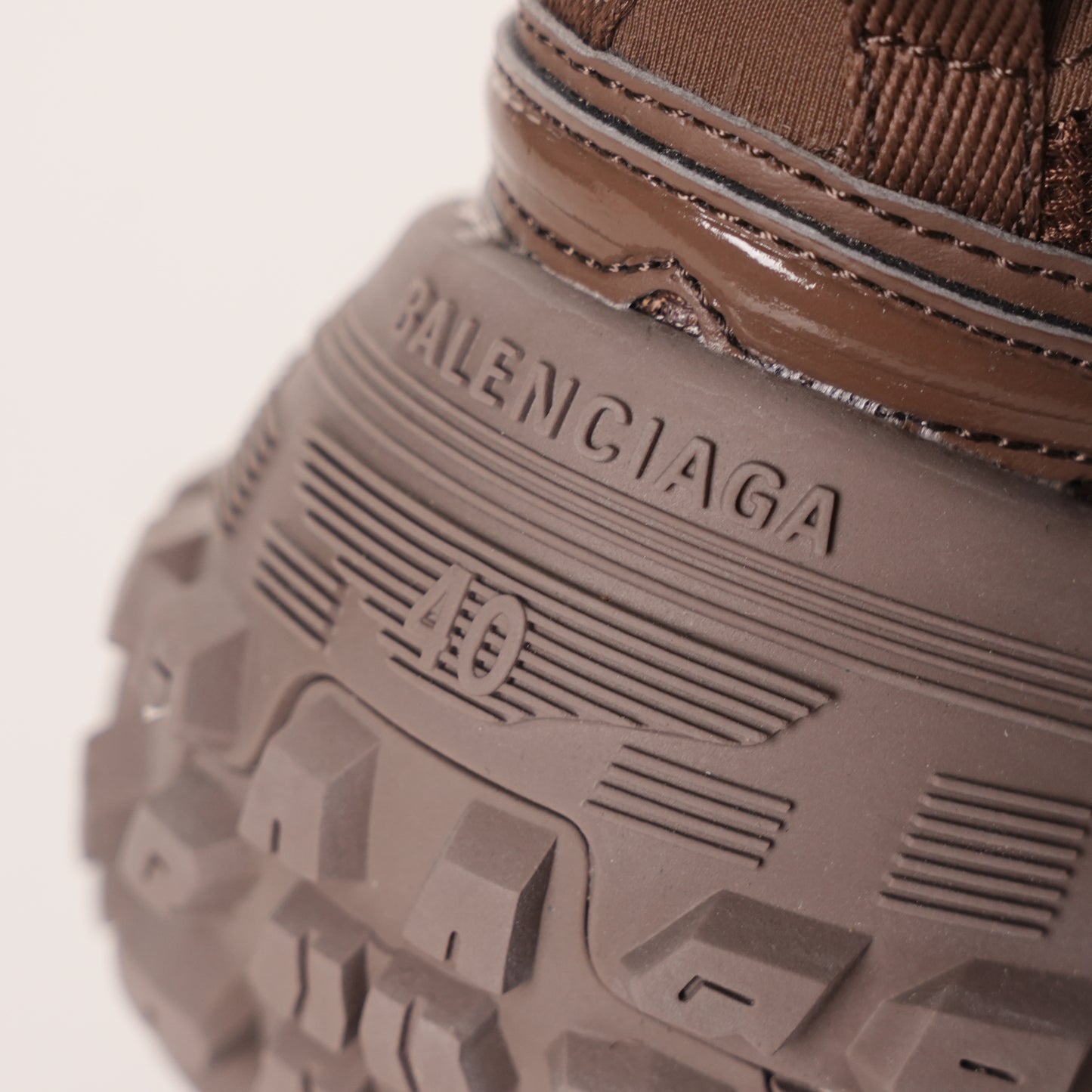 Balenciaga Defender Black Brown 685611 W3RBS 2408