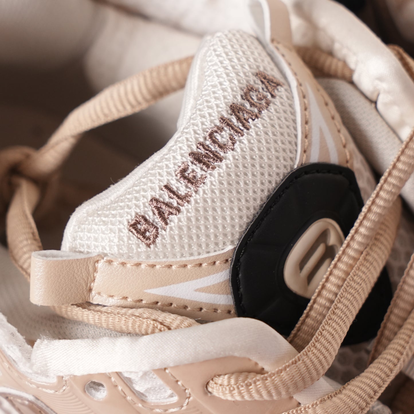 Balenciaga Runner Rice Pla Tinum 677403 W3RB3 9891
