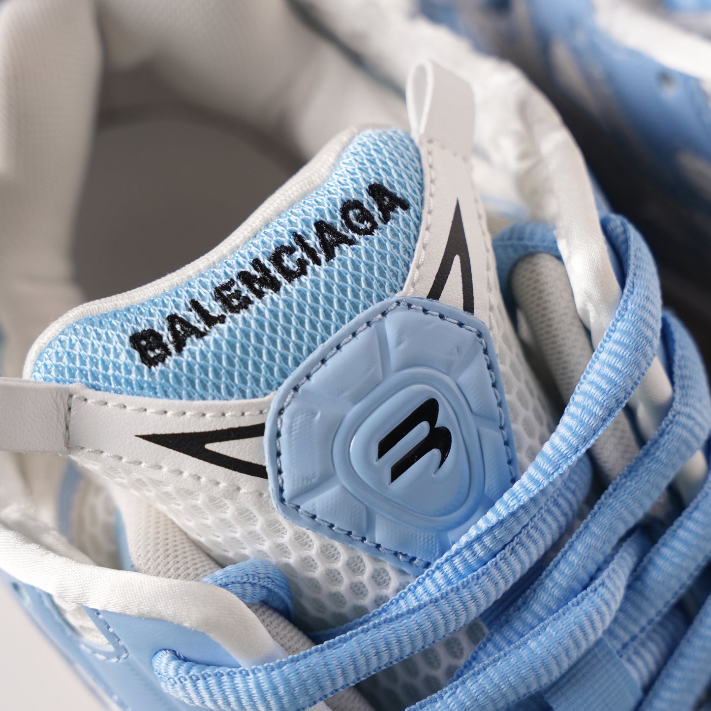 Balenciaga Runner White Light Blue 677402 W3RB2 9744