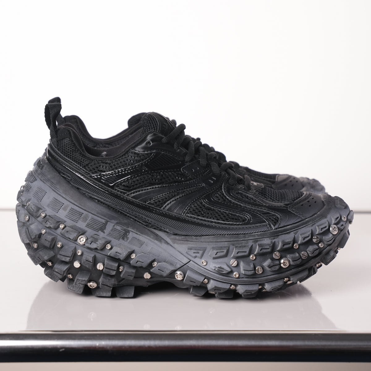 Balenciaga  Defender Black