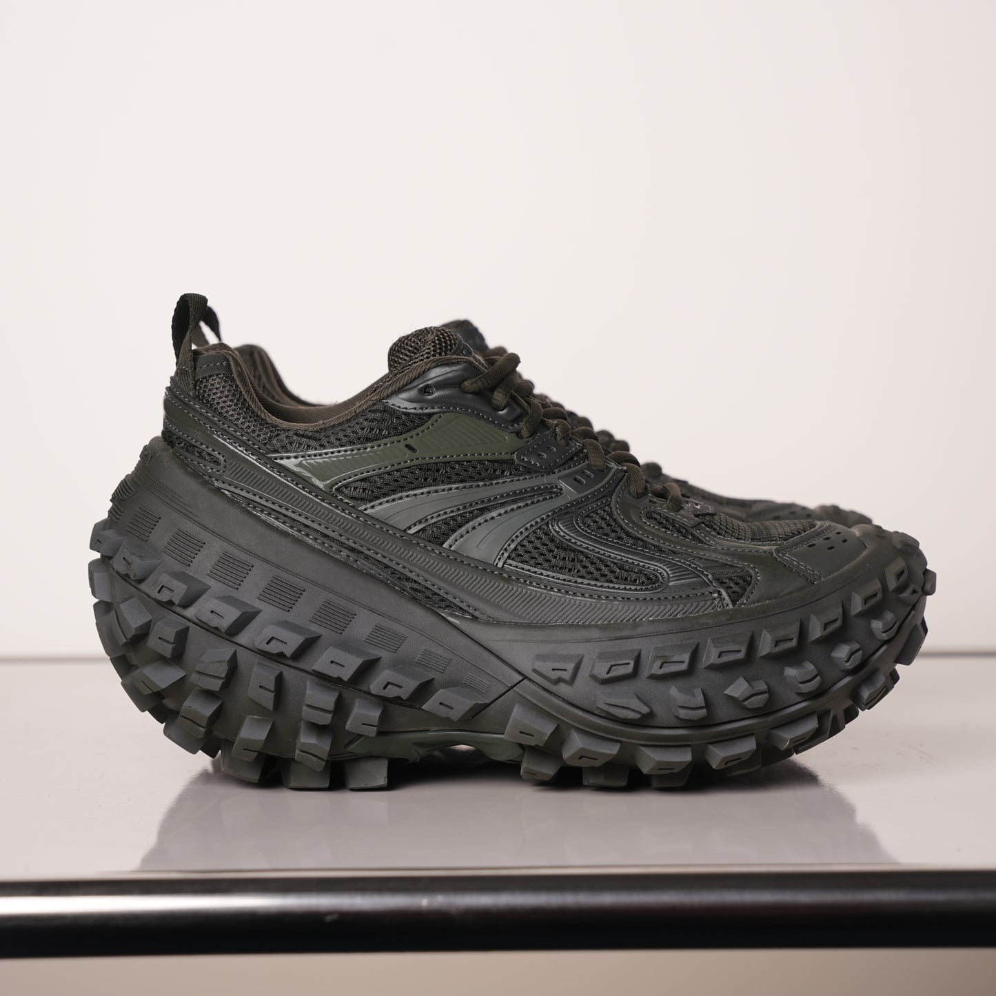 Balenciaga Defender Green 685613W2RA63000