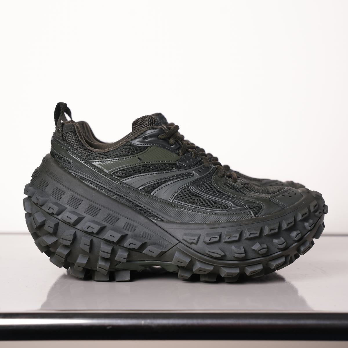 Balenciaga Defender Green 685613W2RA63000