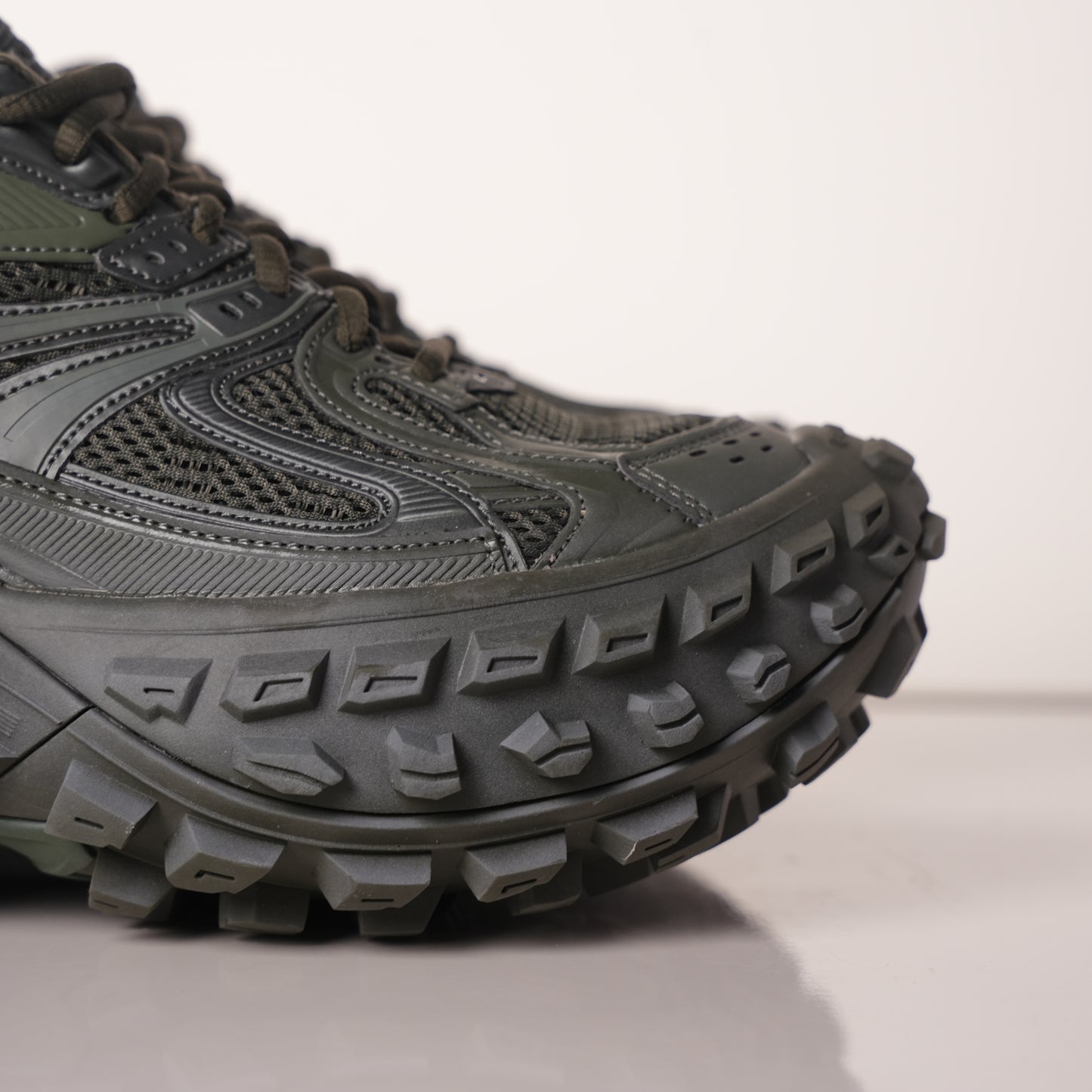 Balenciaga Defender Green 685613W2RA63000