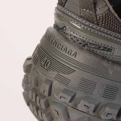 Balenciaga Defender Green 685613W2RA63000
