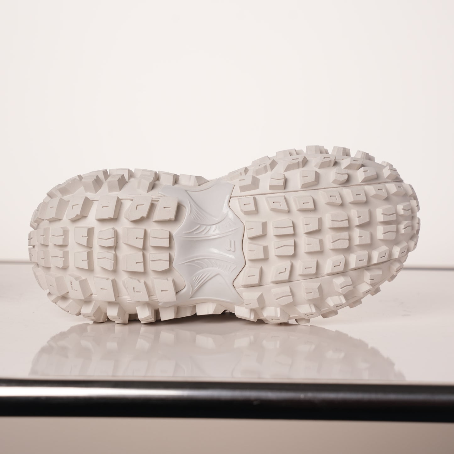 Balenciaga Defender All White 685611 W1RB3 1201