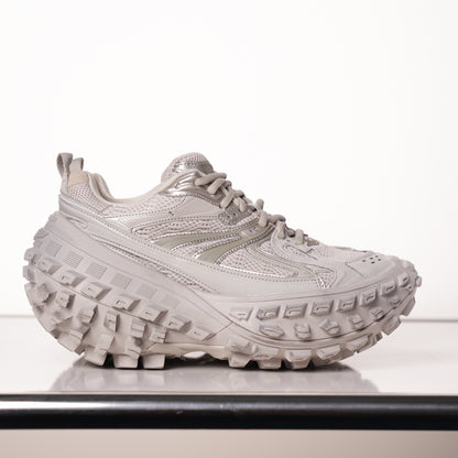 Balenciaga Defender Beige 685611 W2RA6 9700