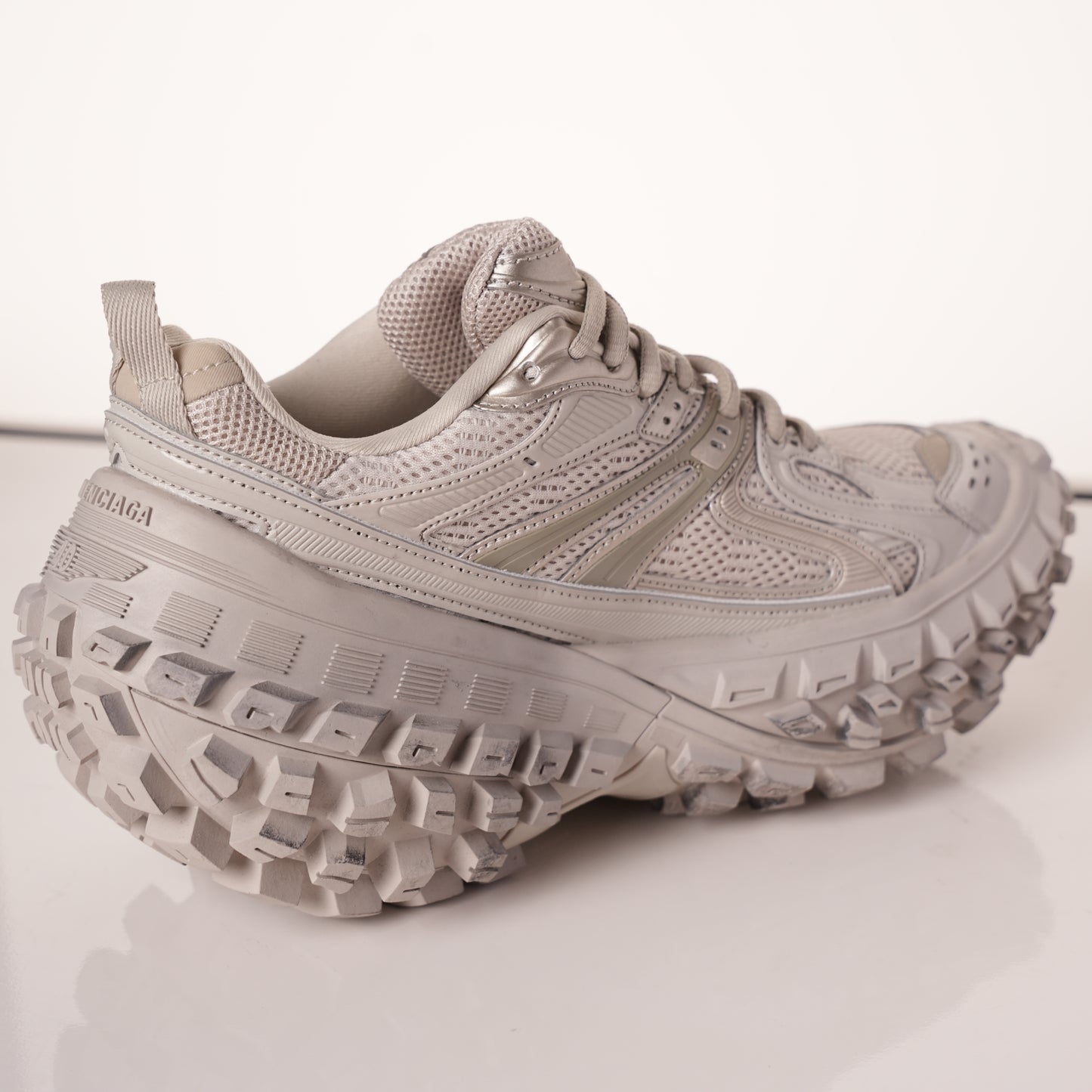 Balenciaga Defender Beige 685611 W2RA6 9700