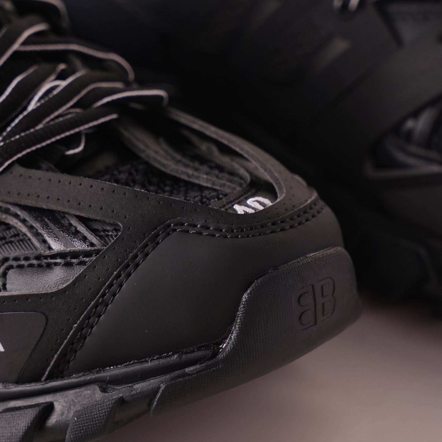 Balenciaga Track Black 555032 W1GB7 1000 (LED)