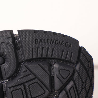 Balenciaga Runner Black And Red Characters 677402 W3RB1 0102