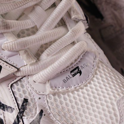 Balenciaga Runner Graffiti White 677402 W3RBQ 9010