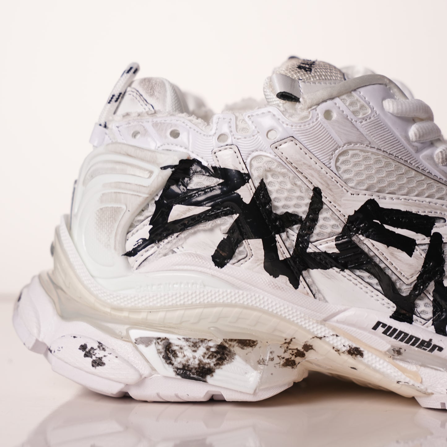 Balenciaga Runner Graffiti White 677402 W3RBQ 9010