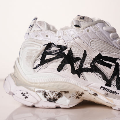 Balenciaga Runner Graffiti White 677402 W3RBQ 9010