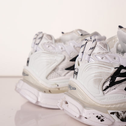 Balenciaga Runner Graffiti White 677402 W3RBQ 9010