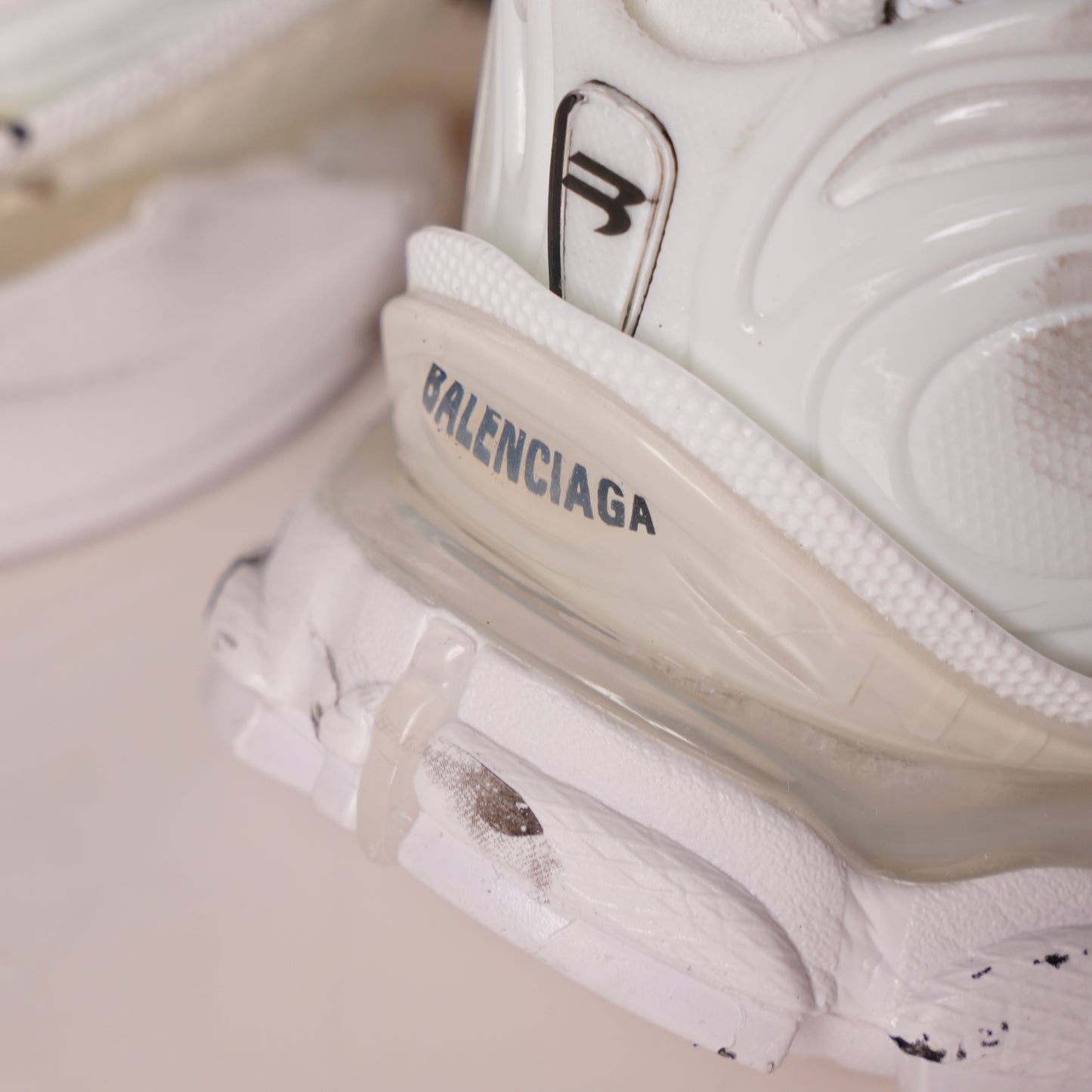 Balenciaga Runner Graffiti White 677402 W3RBQ 9010