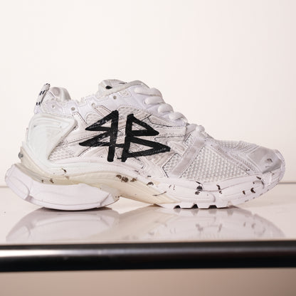 Balenciaga Runner Graffiti White 677402 W3RBQ 9010