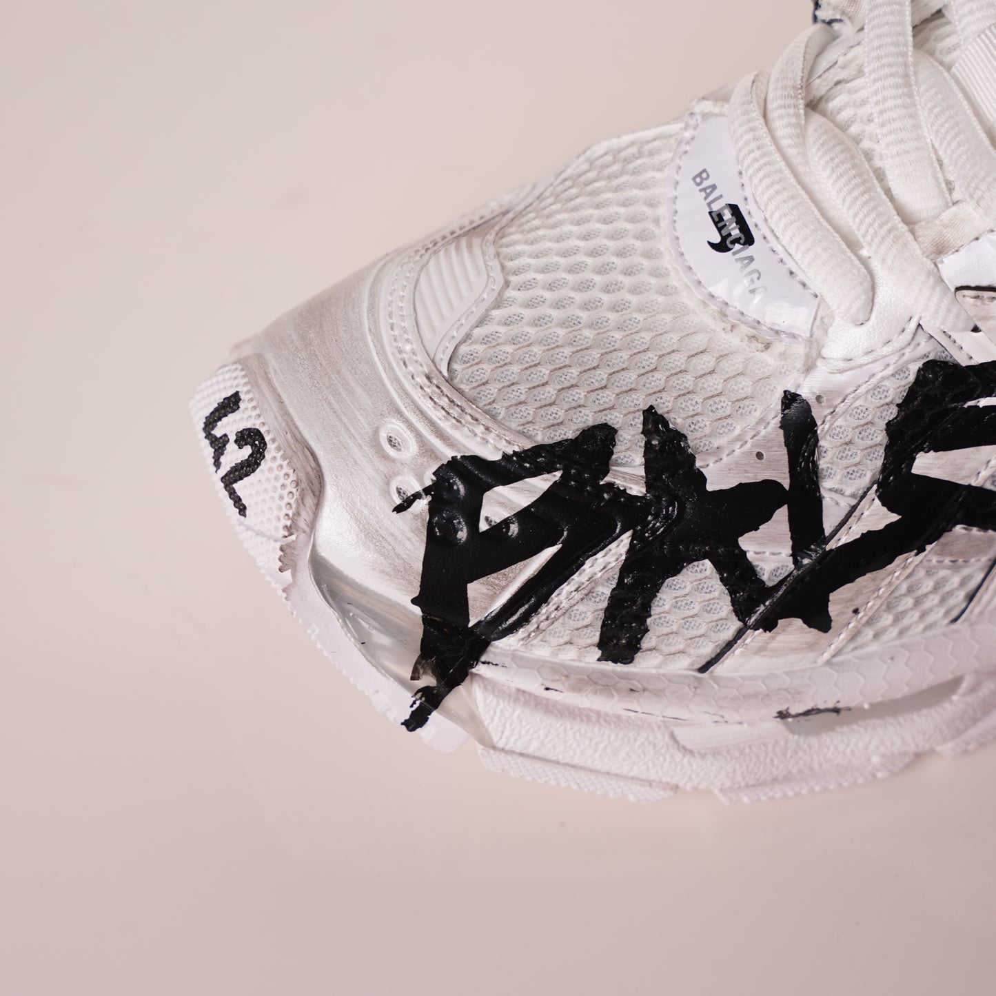 Balenciaga Runner Graffiti White 677402 W3RBQ 9010