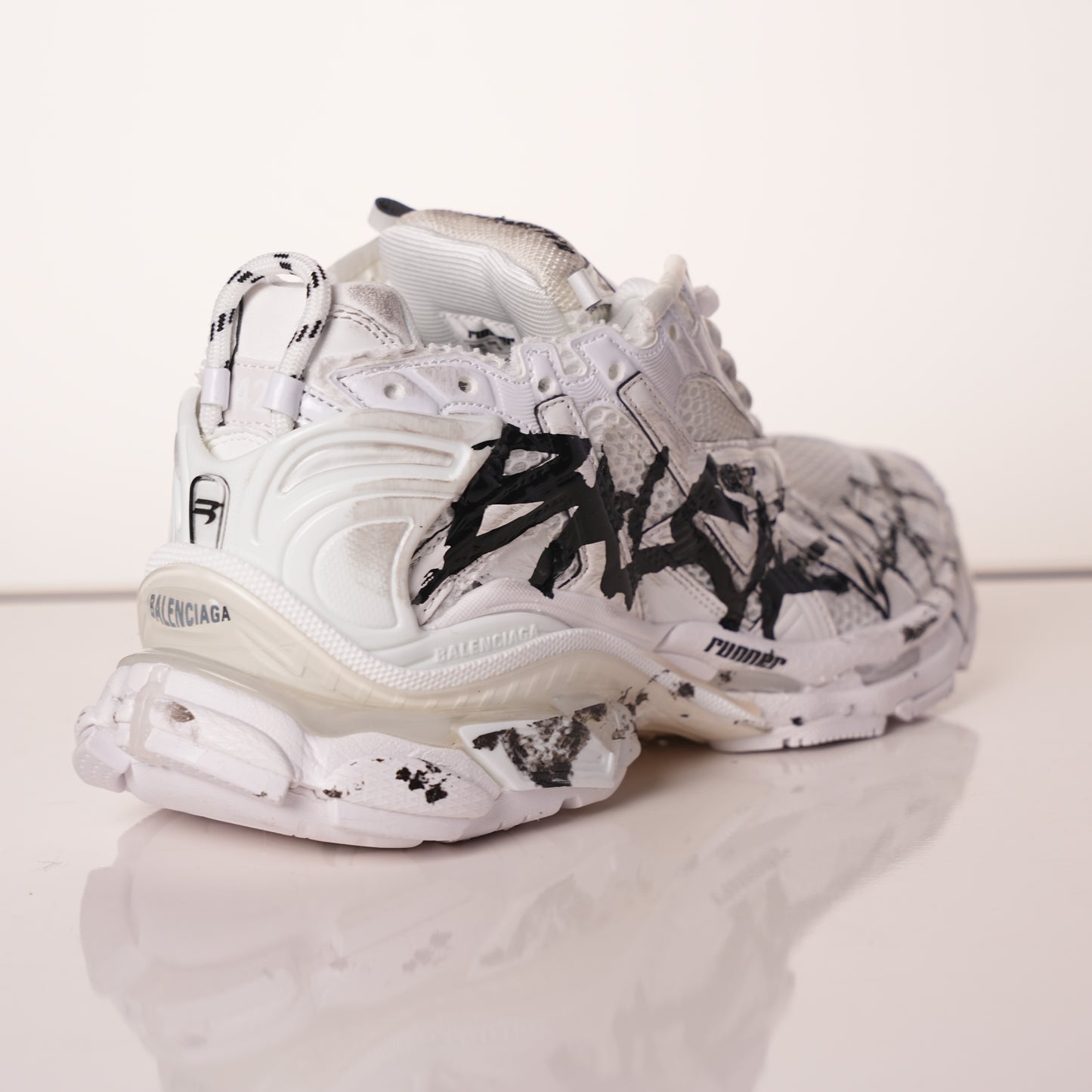 Balenciaga Runner Graffiti White 677402 W3RBQ 9010
