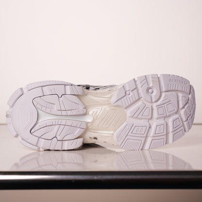 Balenciaga Runner Graffiti White 677402 W3RBQ 9010