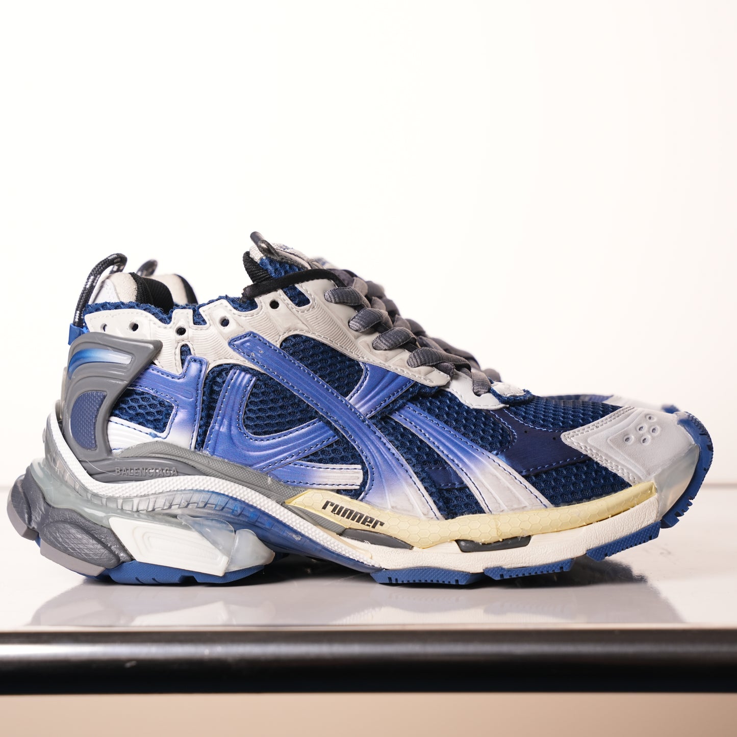 Balenciaga Runner Sneaker 'Gradient - Beige Navy' 772774 WRUNG 2410