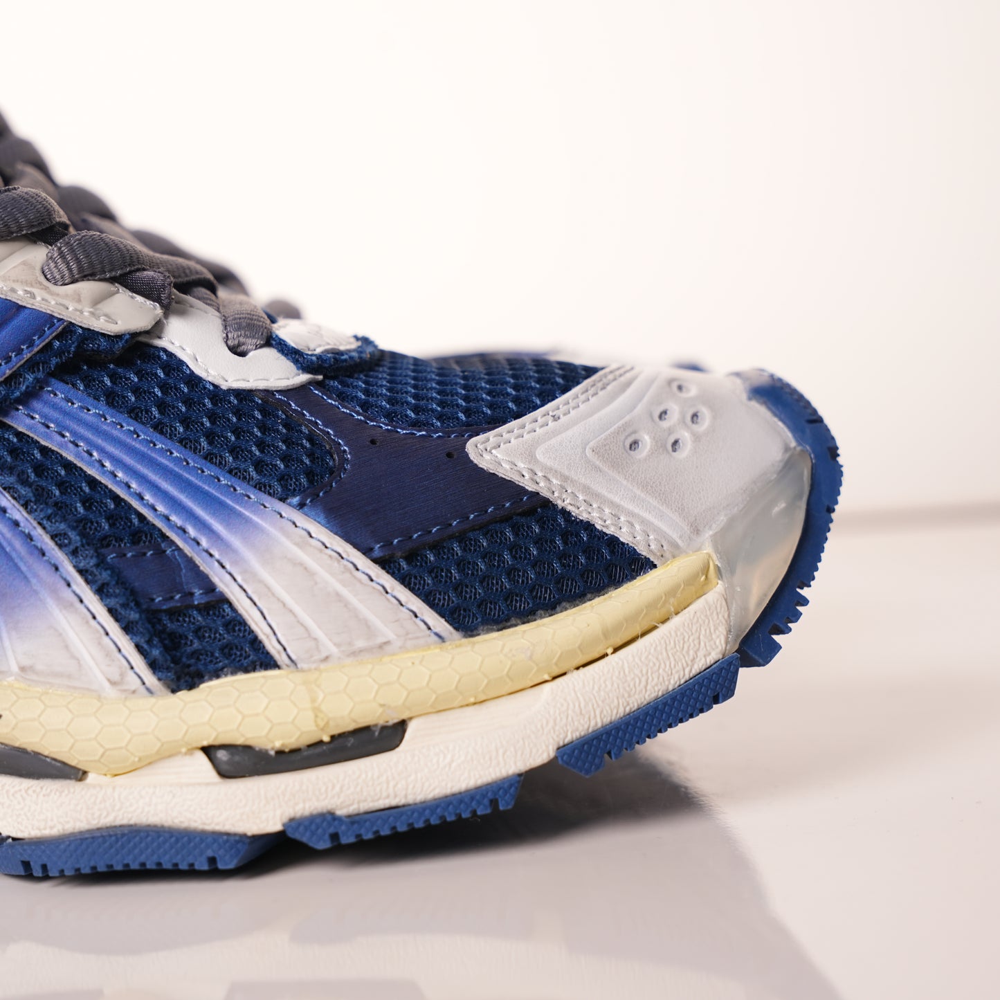 Balenciaga Runner Sneaker 'Gradient - Beige Navy' 772774 WRUNG 2410