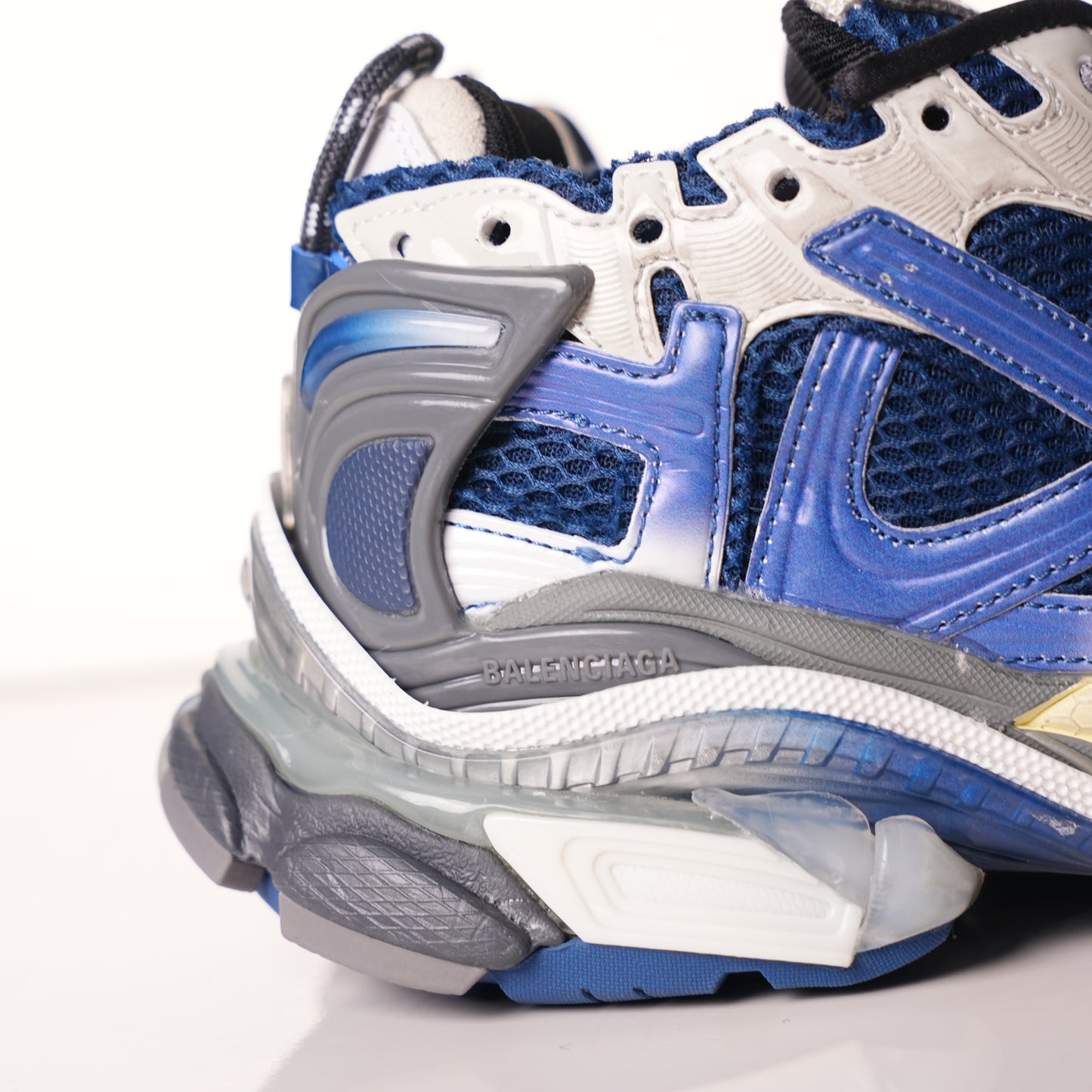 Balenciaga Runner Sneaker 'Gradient - Beige Navy' 772774 WRUNG 2410