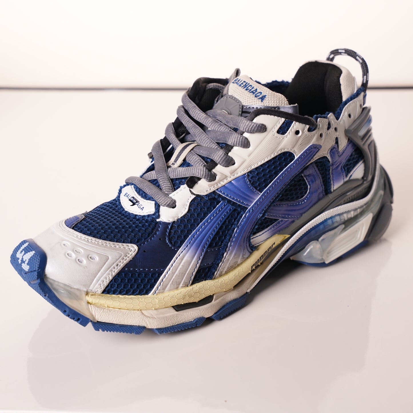 Balenciaga Runner Sneaker 'Gradient - Beige Navy' 772774 WRUNG 2410