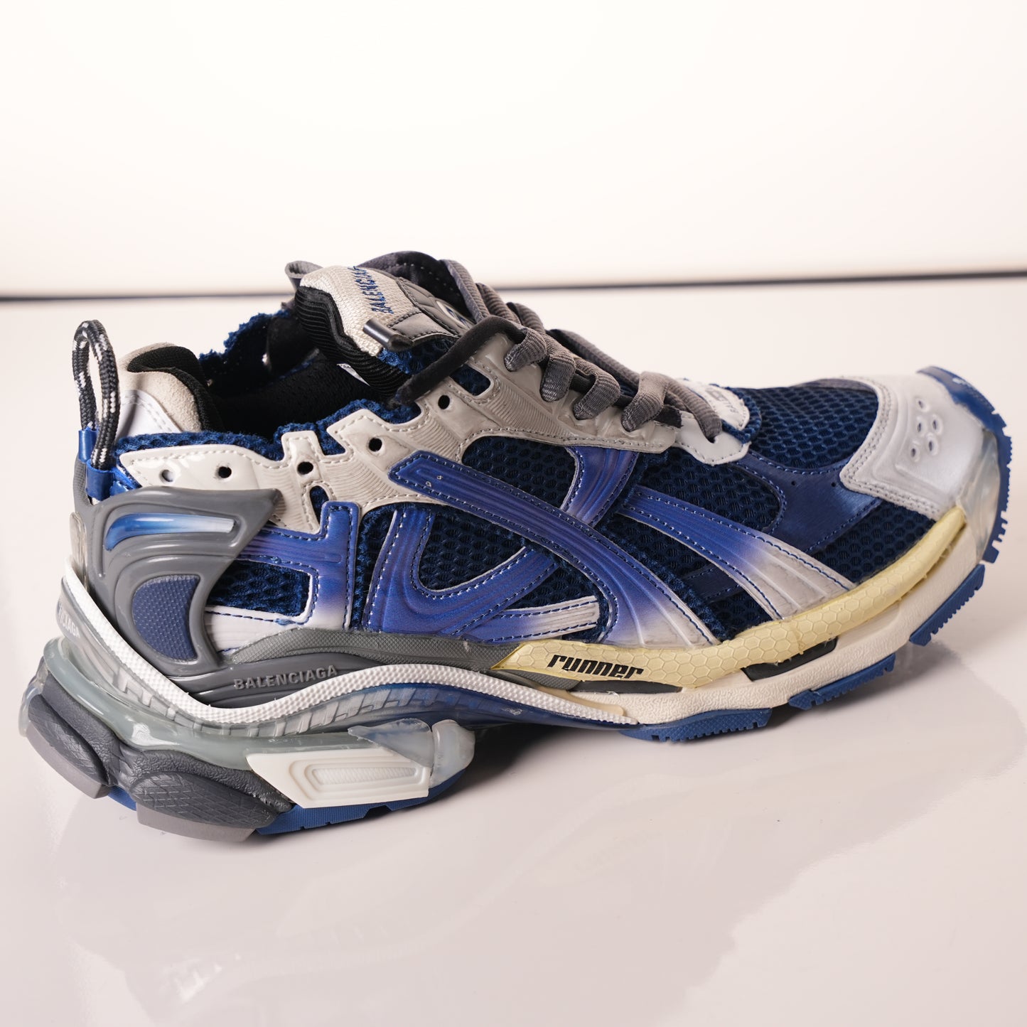 Balenciaga Runner Sneaker 'Gradient - Beige Navy' 772774 WRUNG 2410