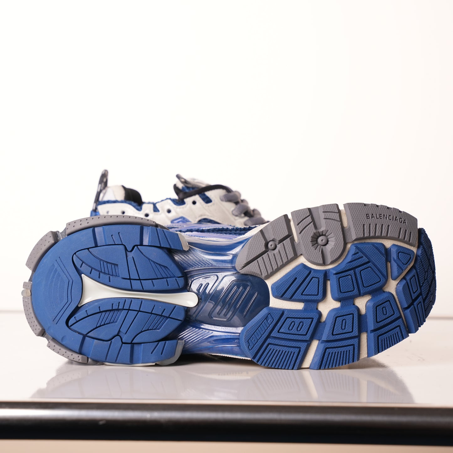 Balenciaga Runner Sneaker 'Gradient - Beige Navy' 772774 WRUNG 2410