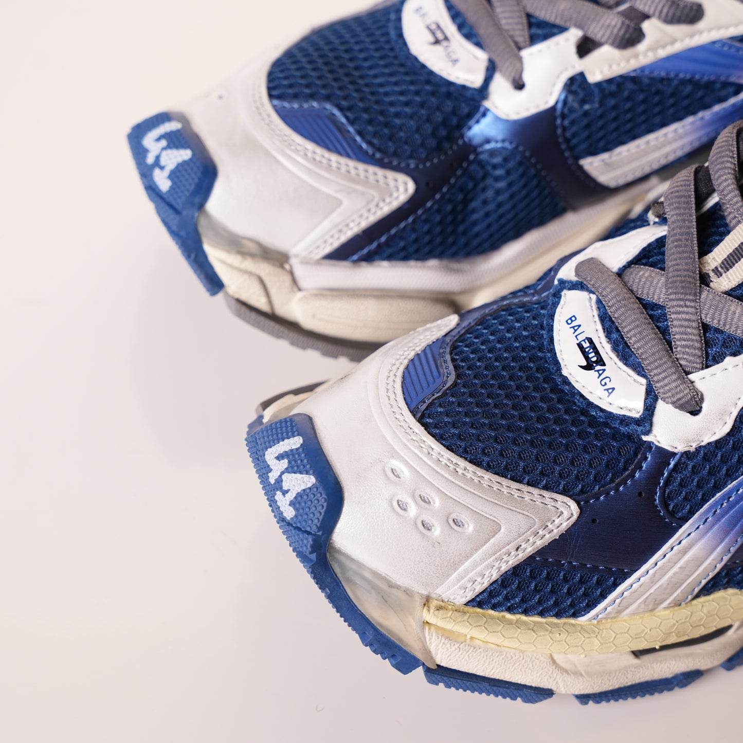 Balenciaga Runner Sneaker 'Gradient - Beige Navy' 772774 WRUNG 2410