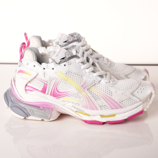 Balenciaga Runner Sneaker Gradient Yellow Powder 772767 WRUNG 9517