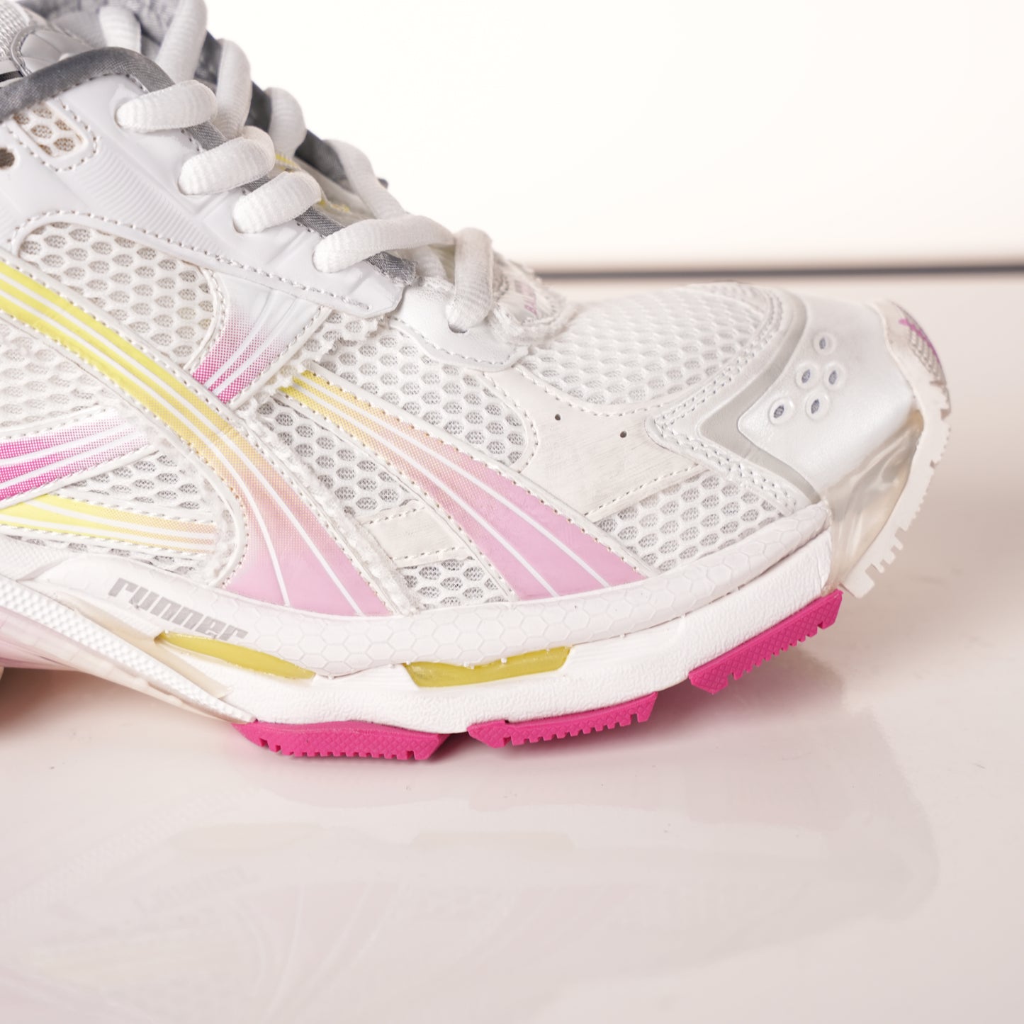 Balenciaga Runner Sneaker Gradient Yellow Powder 772767 WRUNG 9517