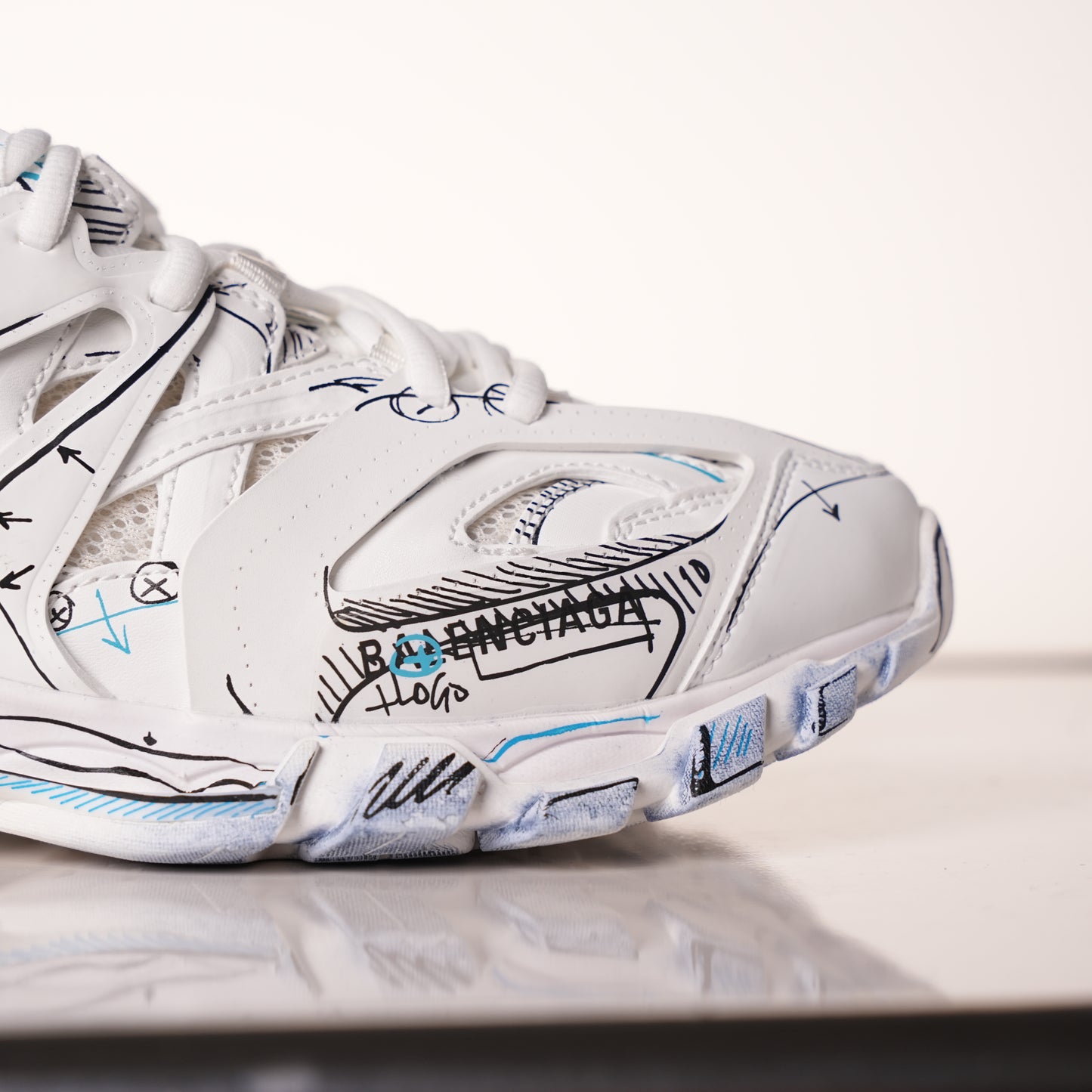 Belenicaga Track Sneaker 'White 542023 W3SRA 9014