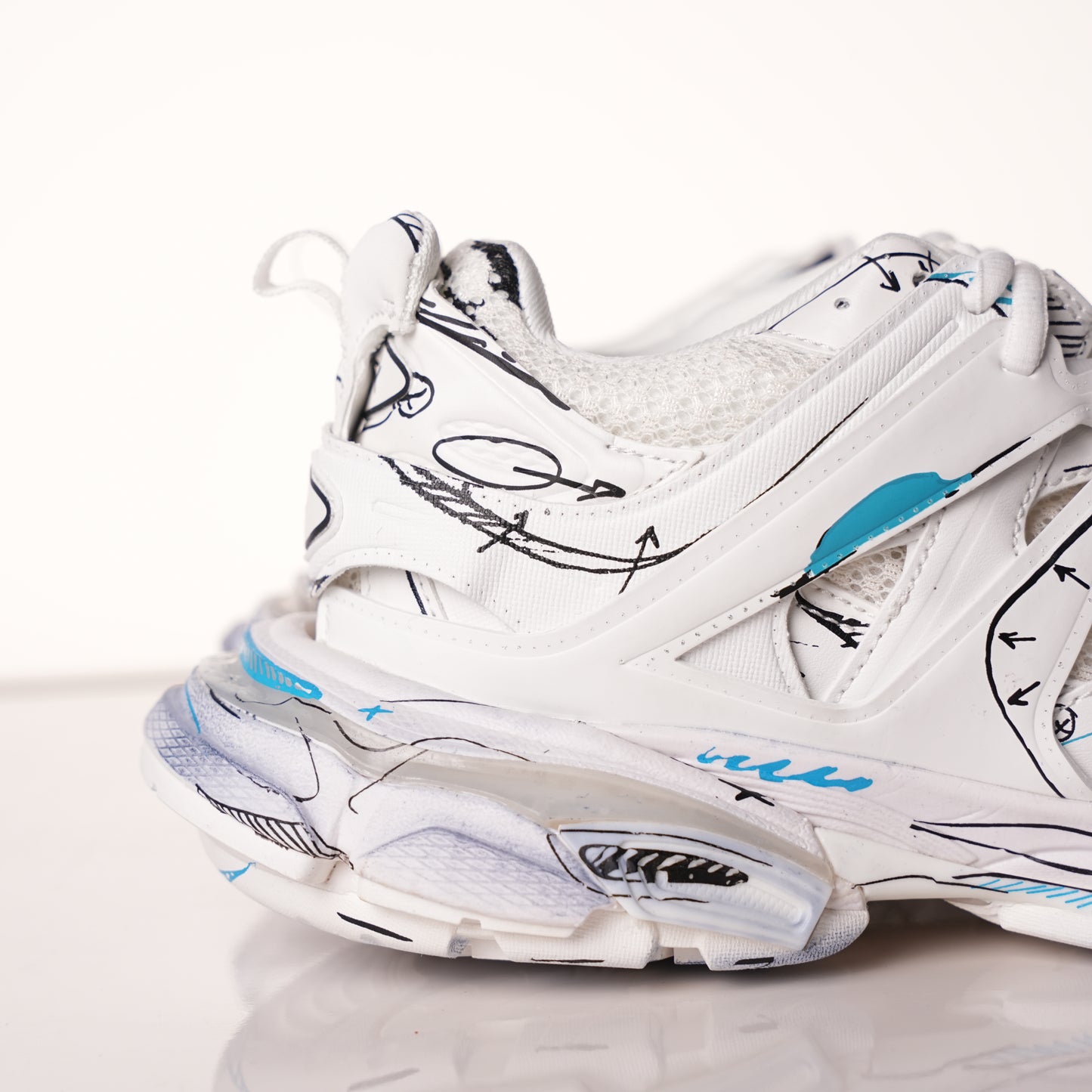 Belenicaga Track Sneaker 'White 542023 W3SRA 9014