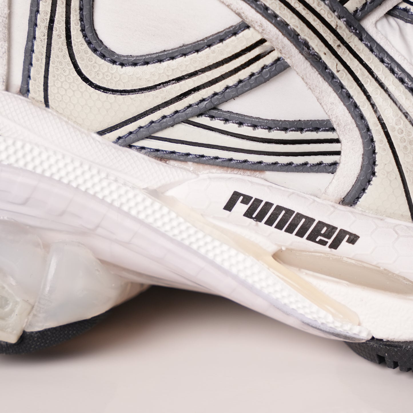 Balenciaga Runner Sneaker Lan Bai Hei 772767 W3RNY 0623