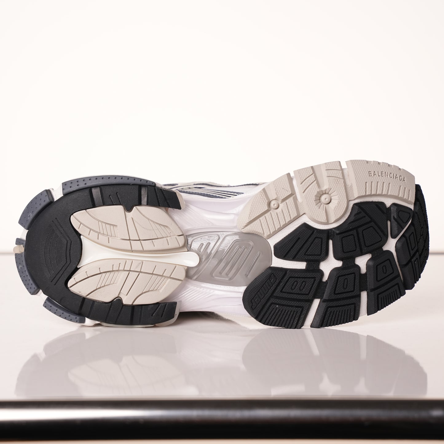 Balenciaga Runner Sneaker Lan Bai Hei 772767 W3RNY 0623