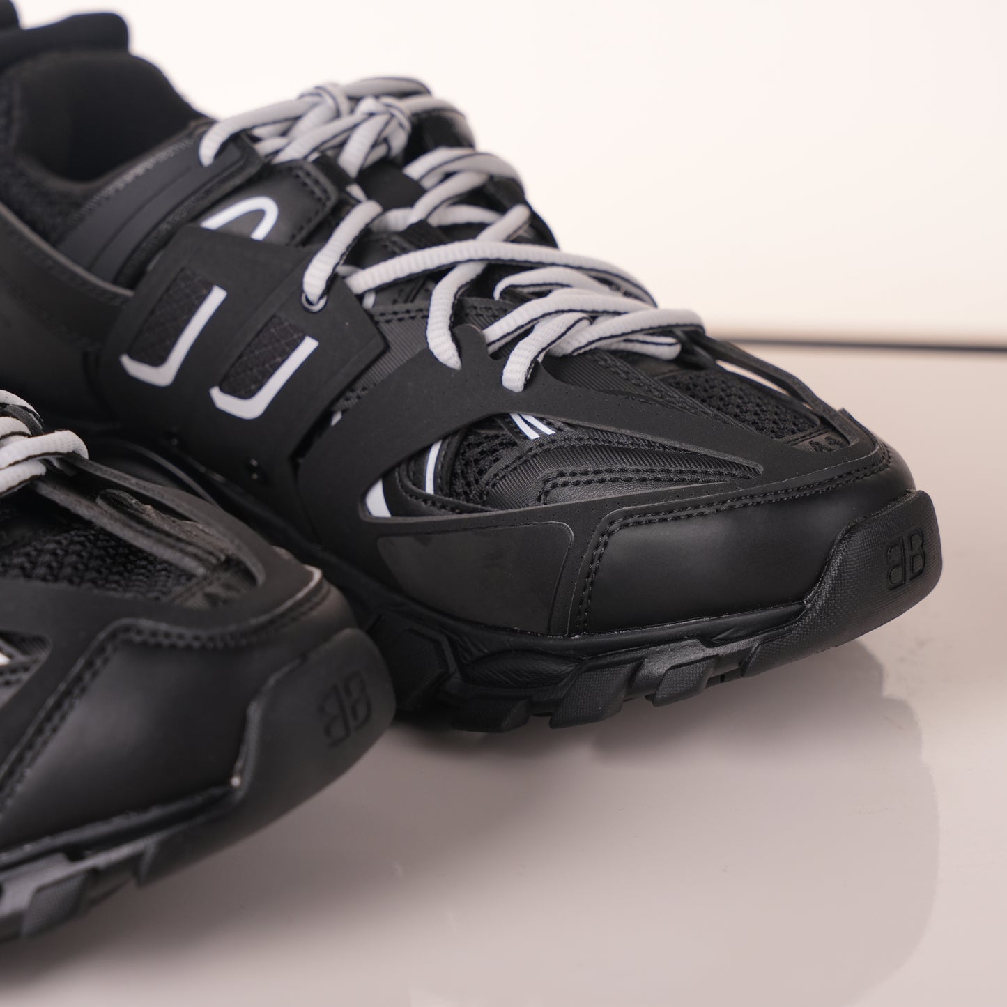 Balenciaga Track Black and White 542023 W1GB1 2045